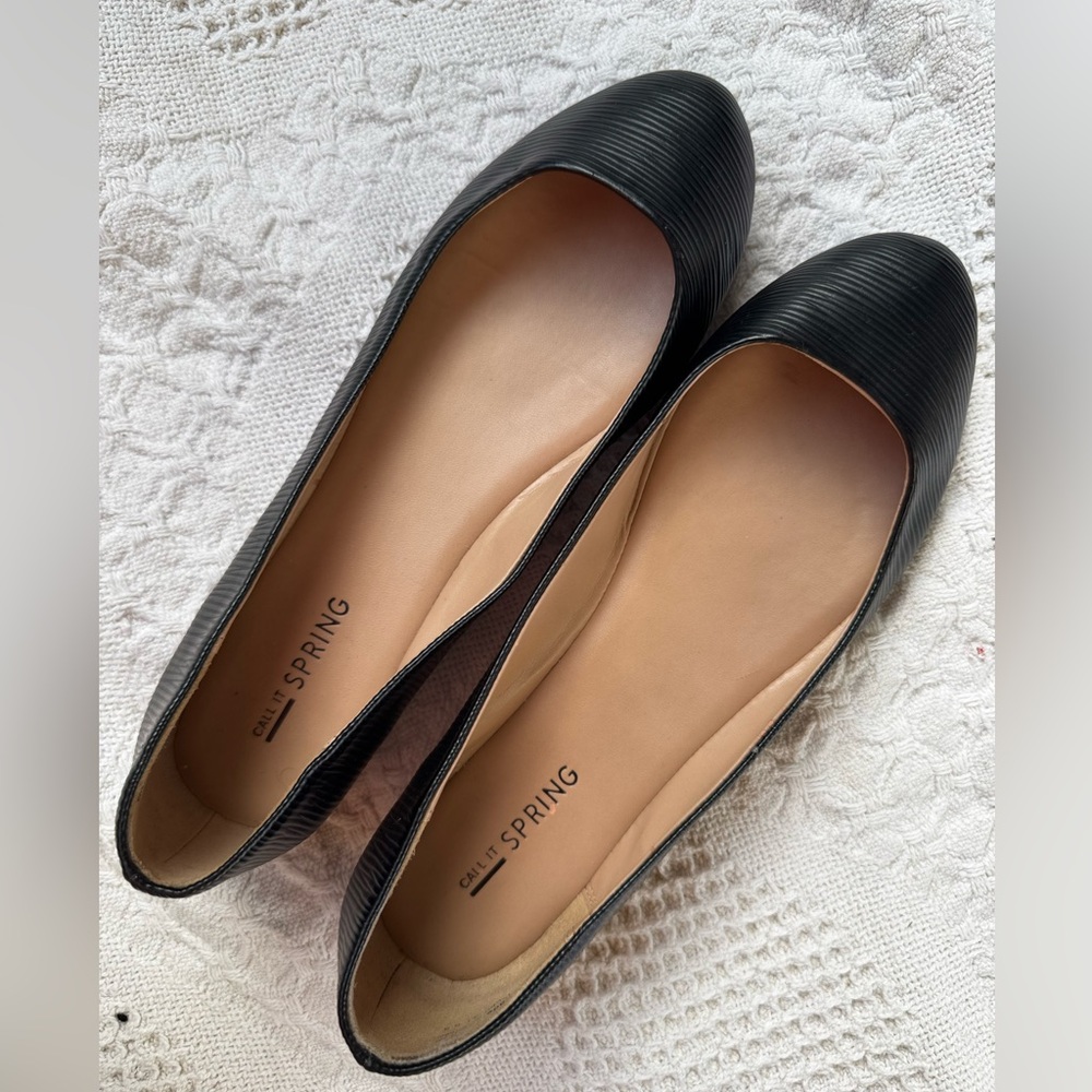 ✨ Call It Spring Black Textured Flats w/ Gold Heel Accent | Women’s Size 8